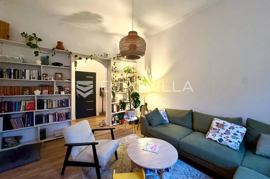 istra, pula, predivan renovirani austrougarski stan na traženoj lokaciji - slika 2