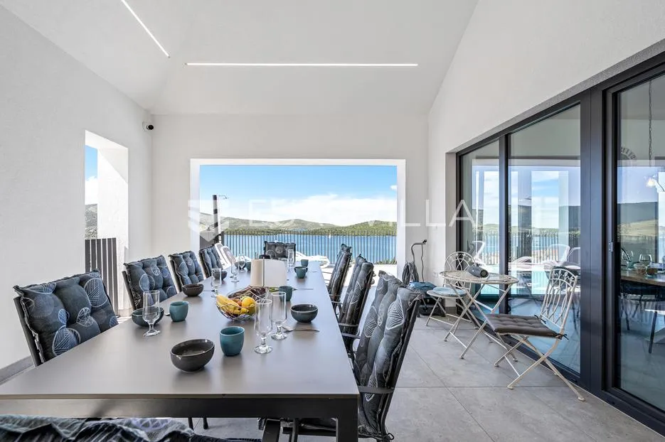 šibenik, žaborić, moderna villa s bazenom - slika 15
