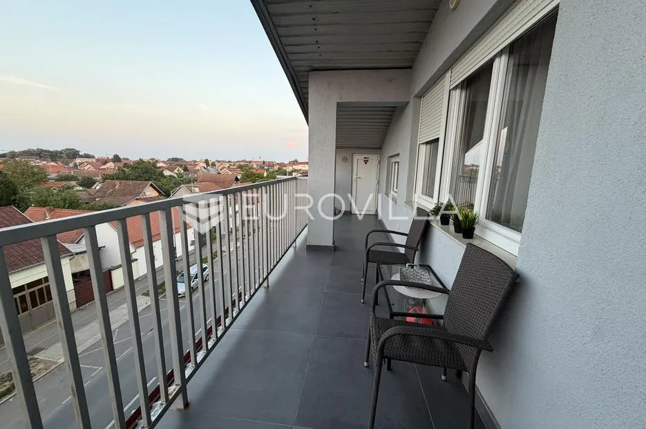 đakovo, centar, prostran trosoban stan od 112 m² u zgradi s liftom - slika 35