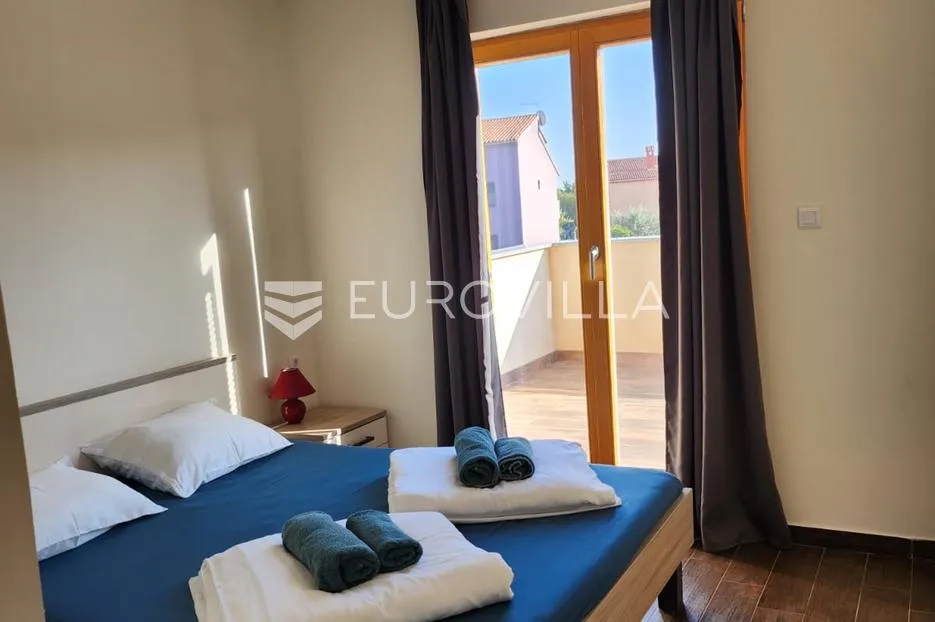 istra, valbandon, samostojeća moderna kuća s tri prostrana stana, bazen, spa, 900 m od mora - slika 15