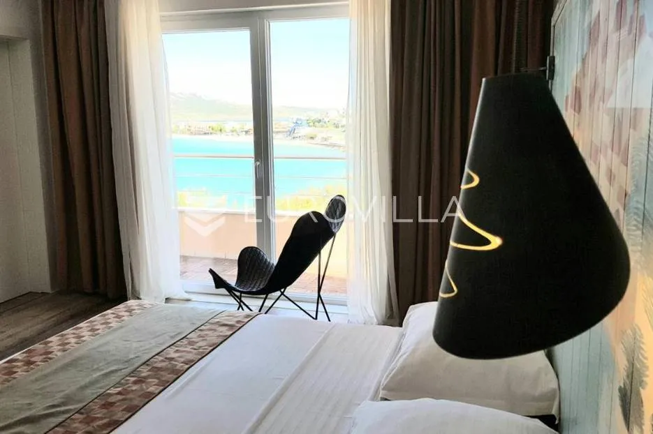 pag, moderan mini hotel s osam soba, apartmanom, restoranom i teretanom - slika 11