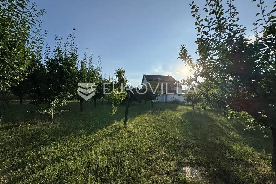 mandićevac, prekrasna katnica 150 m2 na zemljištu od 2854 m2 - slika 31