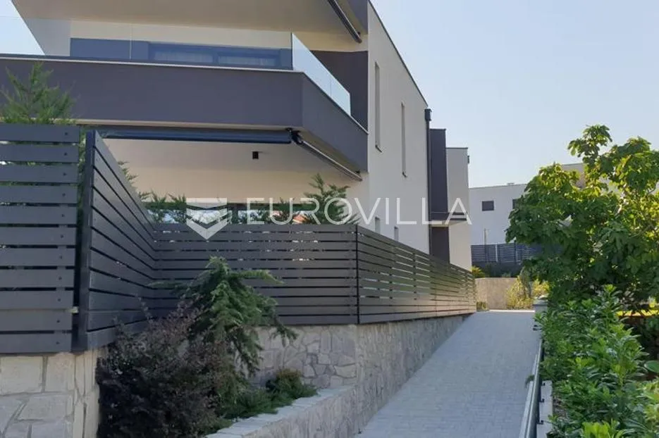 Otok Krk, Malinska, luksuzna kuća s bazenom NKP 180m2 - Zidarići