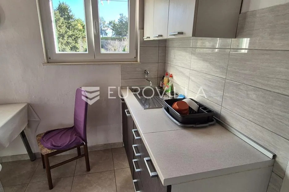 split, gripe, trosoban stan 60 m², iznimna lokacija, potencijal za renovaciju - slika 8