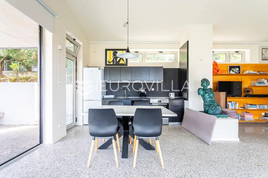 vis, dizajnerska villa s otvorenim pogledom na more u blizini centra - slika 9