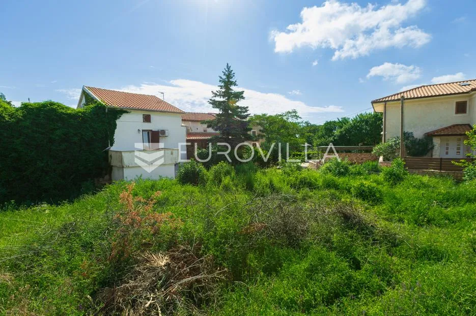 otok krk, gostinjac, ucrtana starina i 3 građevinske čestice površine 950 m² - slika 3