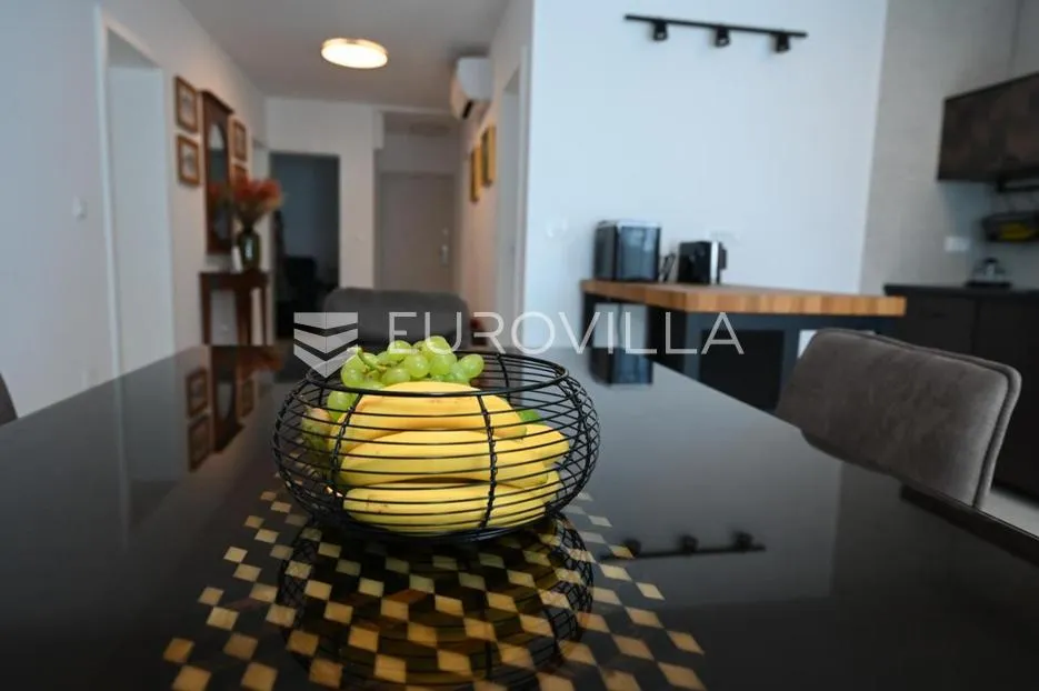 zadar, voštarnica, trosoban stan na super lokaciji - slika 2