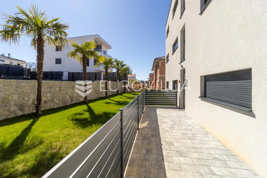 otok krk, malinska, luksuzan novouređen stan 97 m² - slika 17