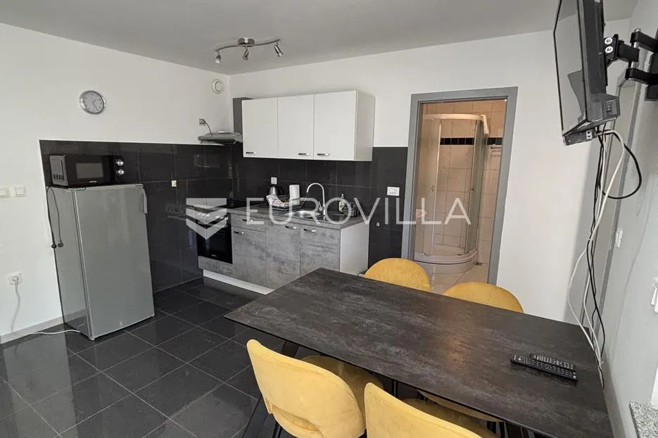 medulin, apartmanska kuća sa sedam stanova na mirnoj lokaciji - slika 31