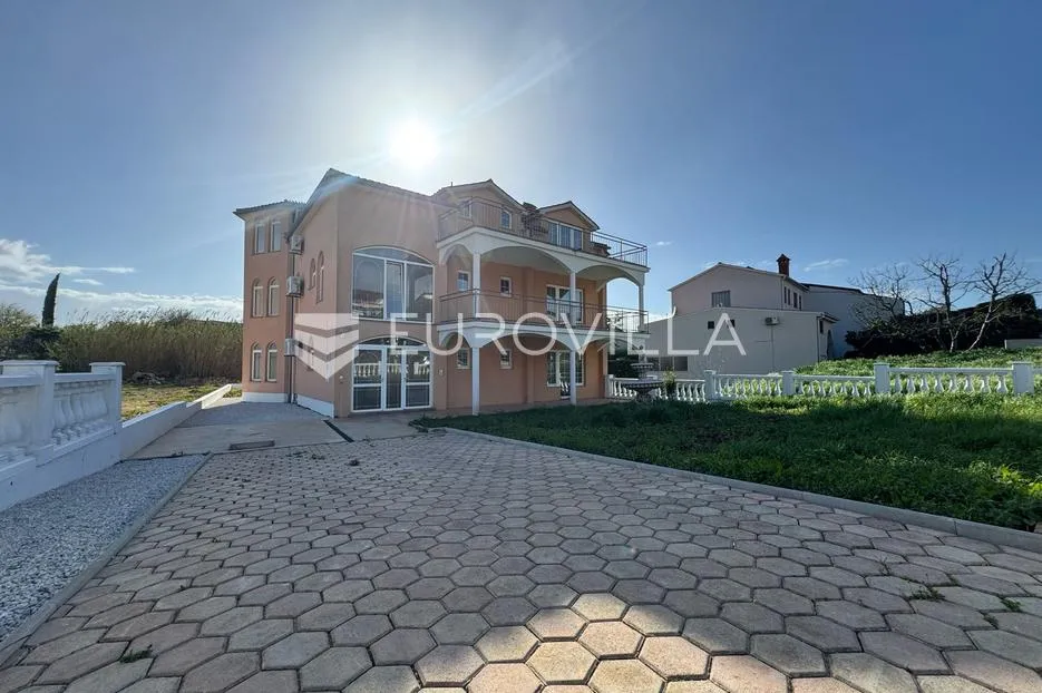 fažana, valbandon, raskošna vila s tri stambene jedinice, 360 m² - slika 3