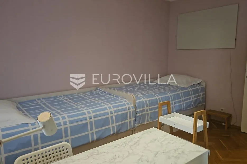 split, pazdigrad, dugoročan najam trosoban stan s terasom i dvije garaže - slika 19