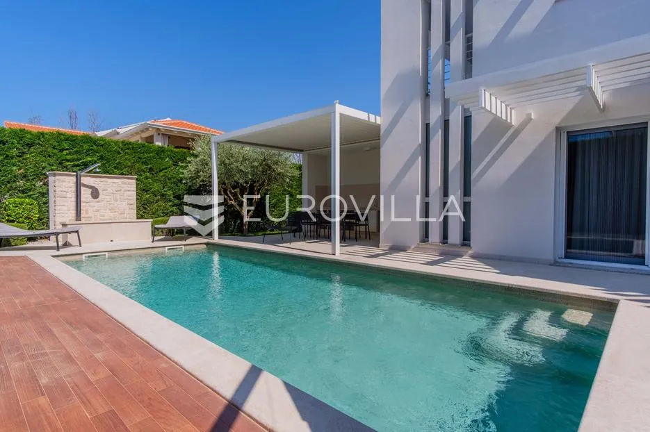 istra, funtana, moderna vila 179 m² s bazenom i privatnim parkingom - slika 21