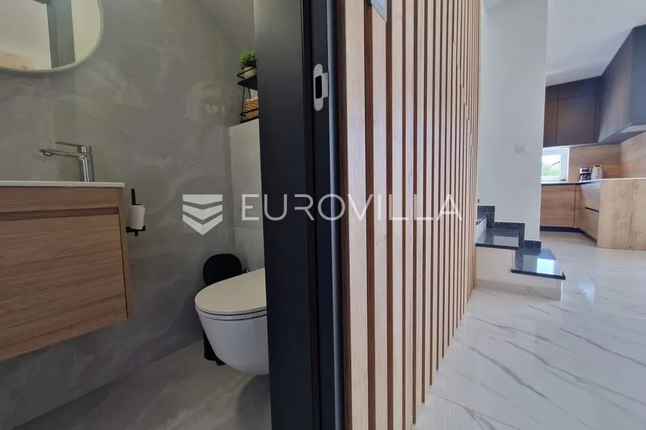 vir, predivna moderna vila s bazenom u centru mjesta, vrhunska lokacija, 450 m od mora - slika 36