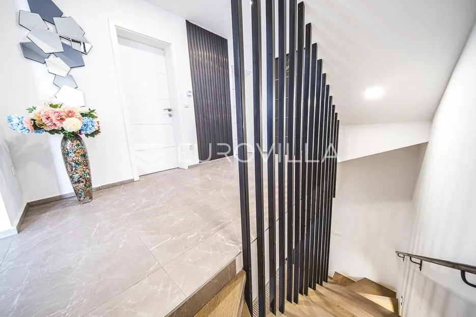zagreb, podsused, predivna moderna kuća 278 m2 - slika 20