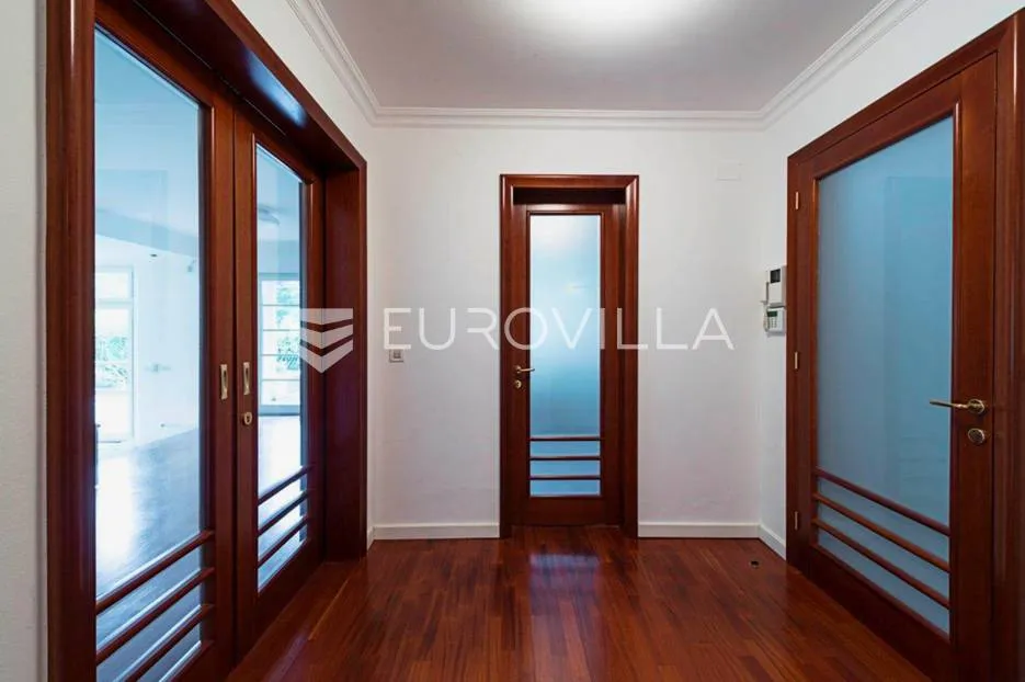 tuškanac luksuzna obiteljska vila 600 m² - slika 12