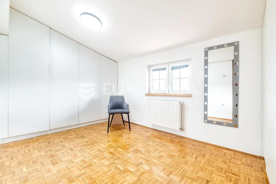 zagreb, gornja dubrava, dva novoadaptirana stana u kući s garažom, 110 m² - slika 12