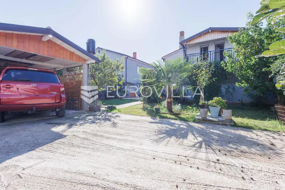 istra, pula, dvije kuće s bazenom na prostranoj okućnici - slika 31