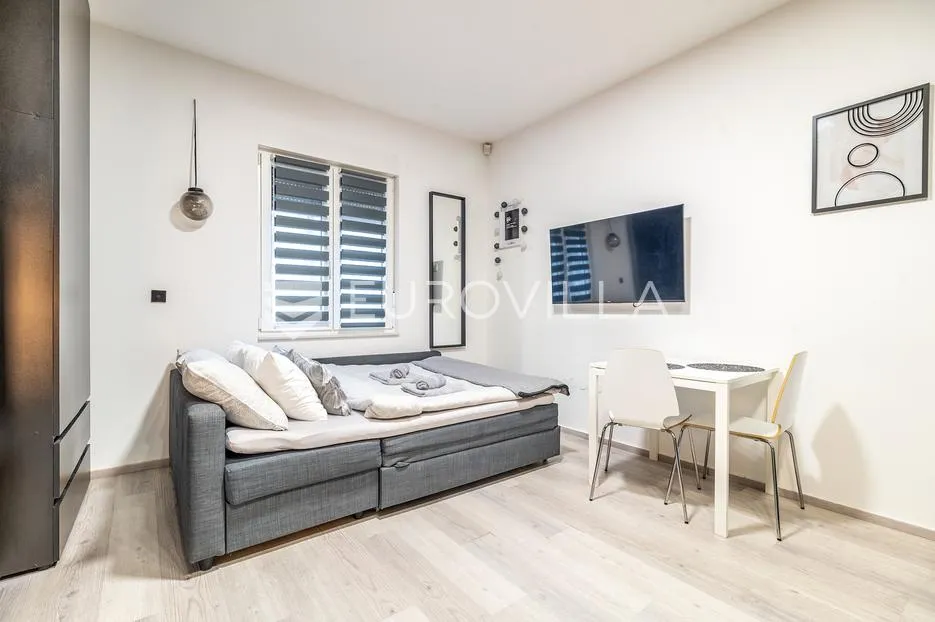 zagreb, centar, kneza ljudevita posavskog, dva potpuno opremljena studio apartmana,18 m² i 20 m² - slika 2
