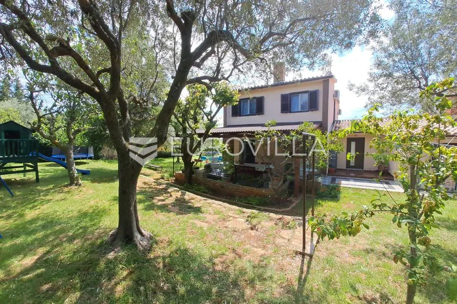 istra, fažana, prostrana kuća površine 200 m² s bazenom, 600 m od mora - slika 4