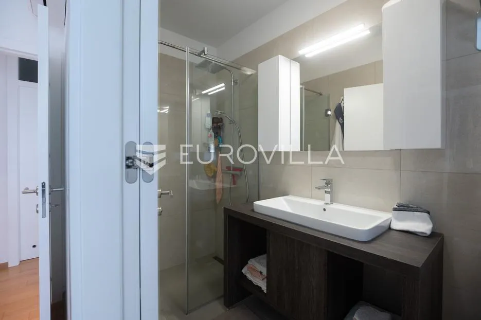 zadar, borik, luksuzan penthouse površine 137,26 m² s terasama na top lokaciji - slika 30