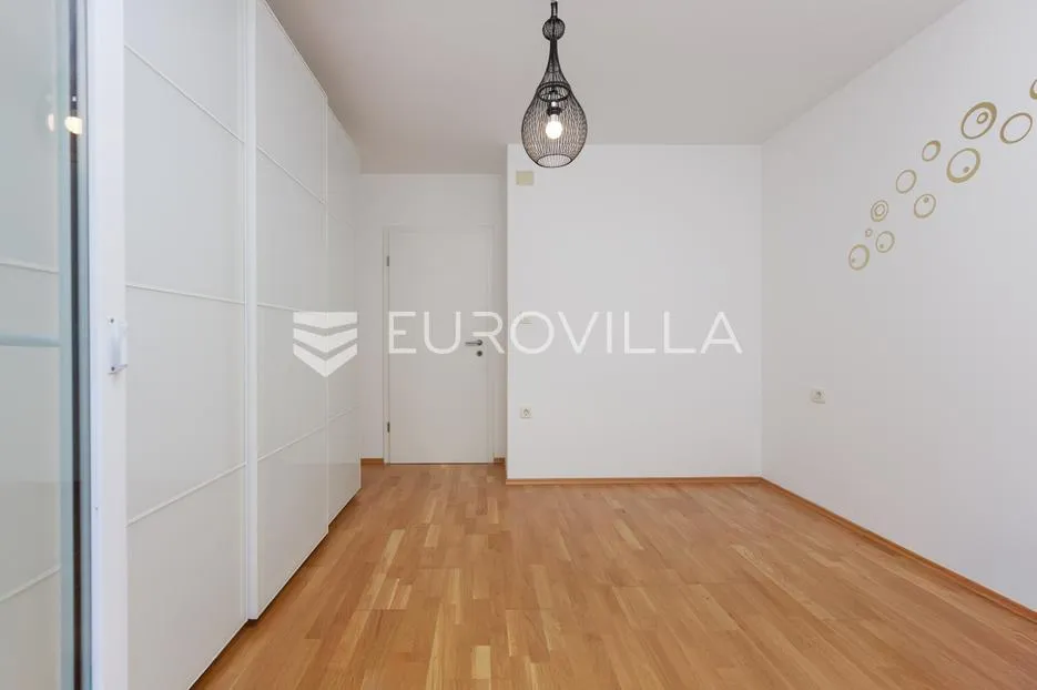rijeka, draga, moderan trosoban stan od 82 m² sa sunčanim balkonom i sjenovitom terasom - slika 13