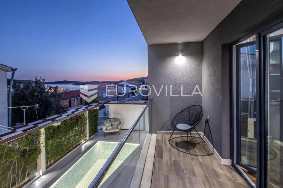 rogoznica, kuća s bazenom i pogledom na more, 352 m² - slika 33