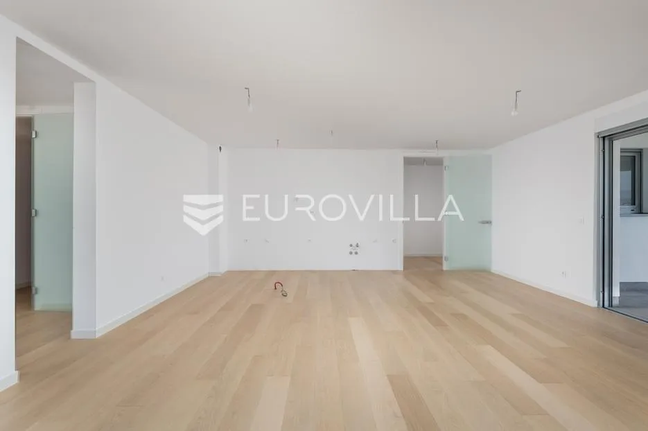 opatija, centar, višesoban stan u novogradnji s 4 parkirna mjesta nkp 247 m2 - slika 20