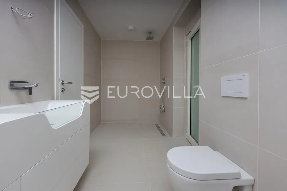 opatija privé, ekskluzivan četverosoban stan 138 m², bazen, teretana - slika 19