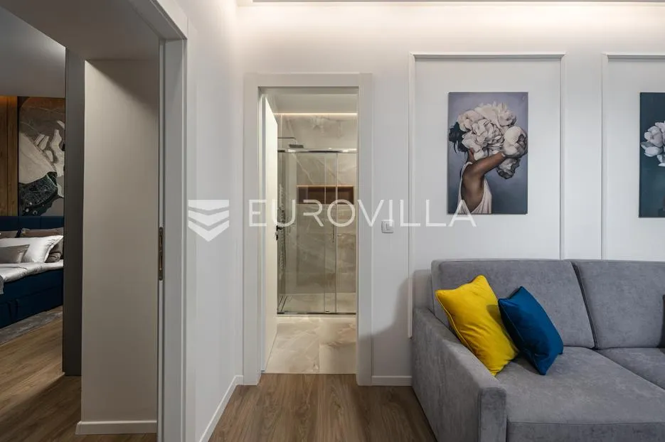 rijeka, centar, novouređen luksuzan stan nkp 98 m2 s tri apartmana - slika 3