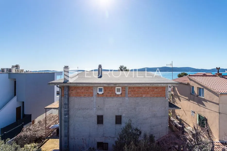 šibenik, brodarica, kuća sa velikim dvorištem 247,2 m² - slika 18