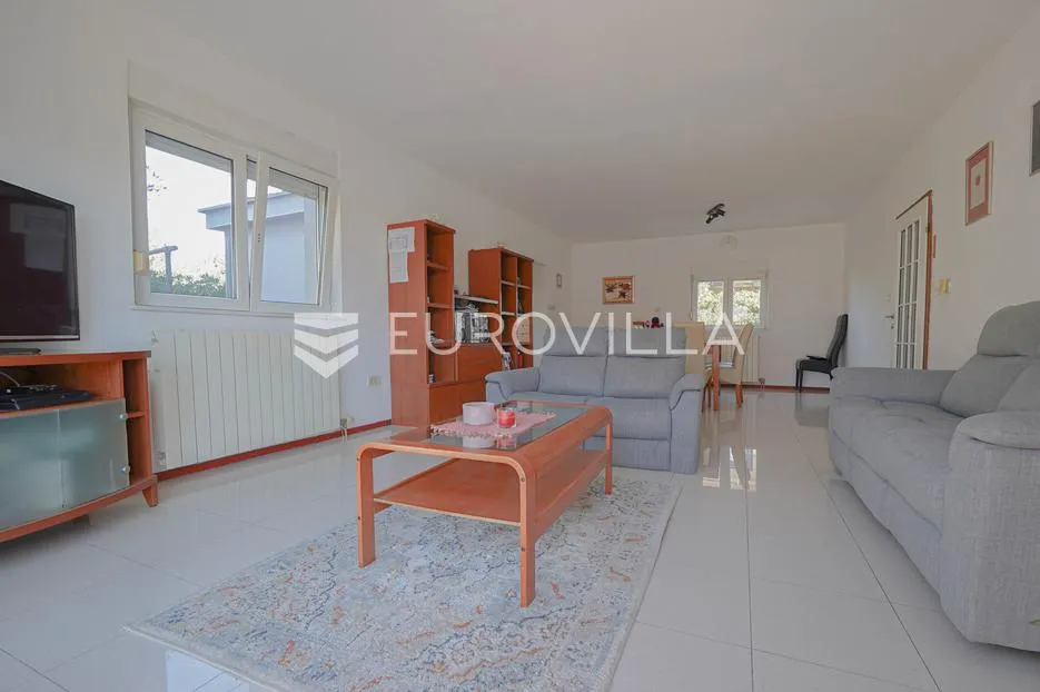 zadar, bokanjac, prostrana kuća površine 376 m² s velikim potencijalom - slika 12