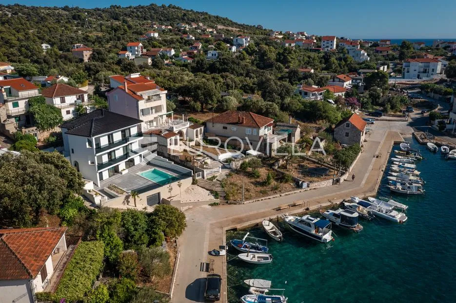 ražanj, novoizgrađena vila u prvom redu do mora - slika 25