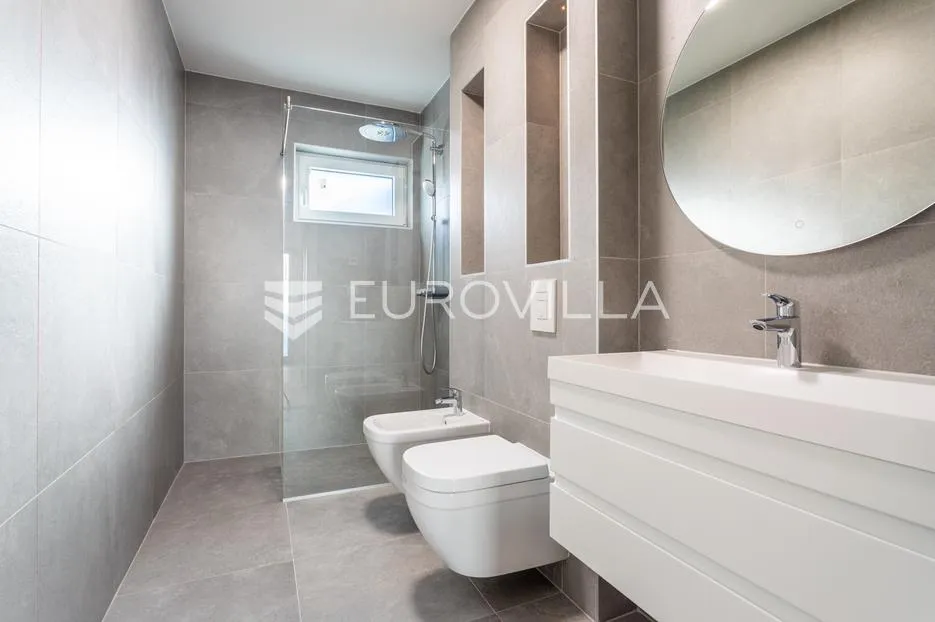 vodice, novogradnja, penthouse s krovnom terasom i pogledom na more, 150,94 m² - slika 6
