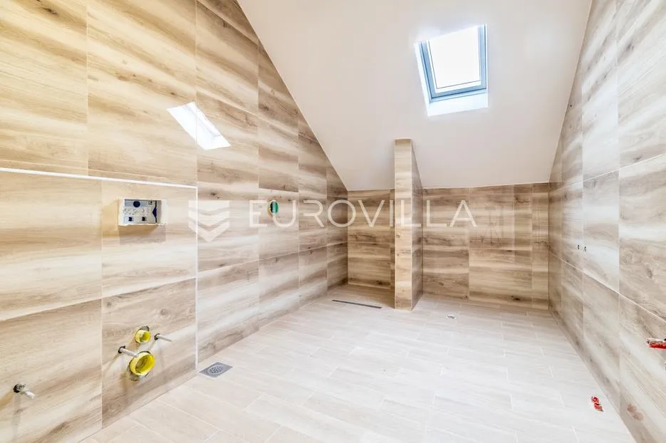 zagreb, odra, dvoetažni četverosobni stan 190 m2 - slika 7