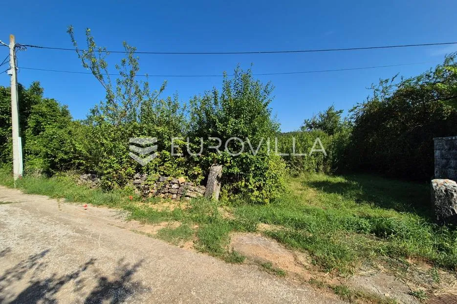 istra, dobravci, građevinsko zemljište 1154m2 s dva objekta - slika 4