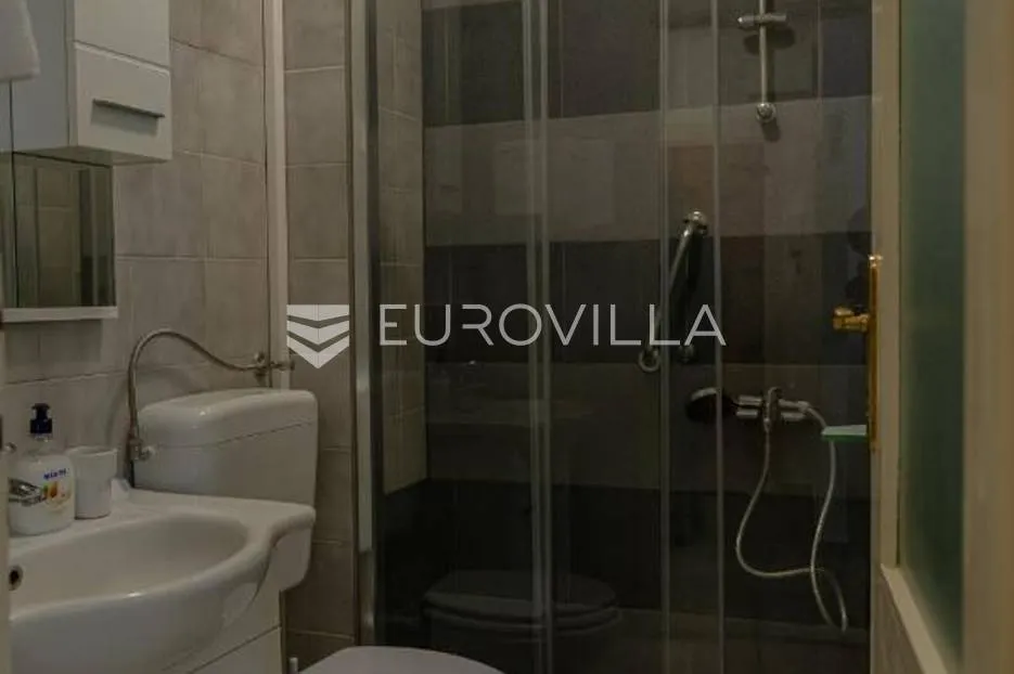 istra, rovinj, novo adaptiran prekrasan stan u centru rovinja nkp 88m2 - slika 8