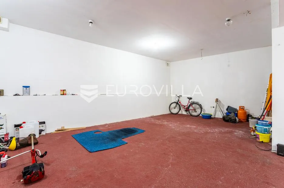vodice, dvosoban stan na 1. katu i poslovni prostor u prizemlju, 165,52 m² - slika 15
