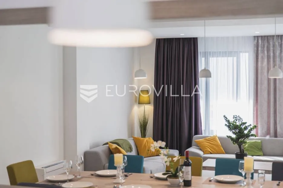 trogir, luksuzna vila s bazenom, nkp 368 m2 - slika 23