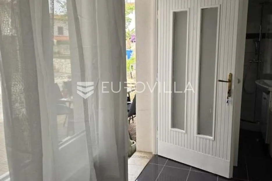 istra, pula, atraktivan poslovni prostor 70 m² u centru grada - slika 8