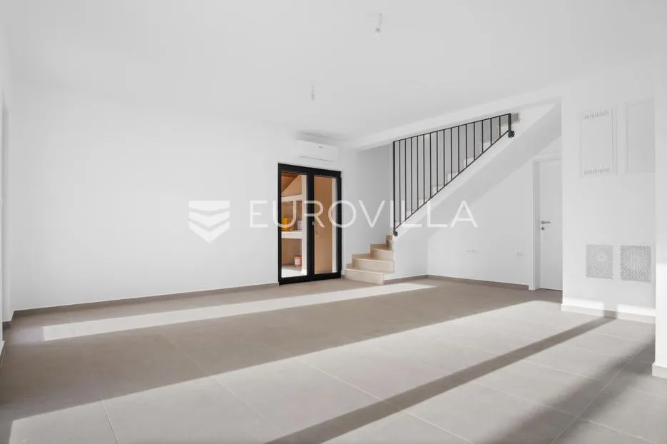 istra, svetvinčenat, cukrići, vila 155 m², terasa s ljetnom kuhinjom, bazen, 2 parkirna mjesta - slika 2