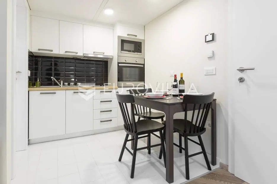 strogi centar, studio apartman 36 m2 - slika 9