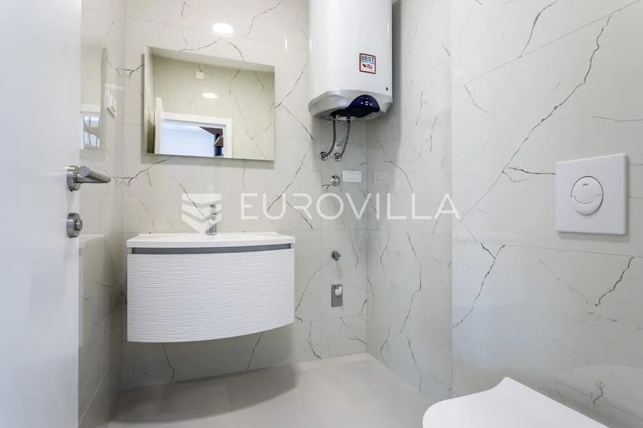 srima, dvoetažni penthouse s prostranom terasom i pogledom na more - slika 16