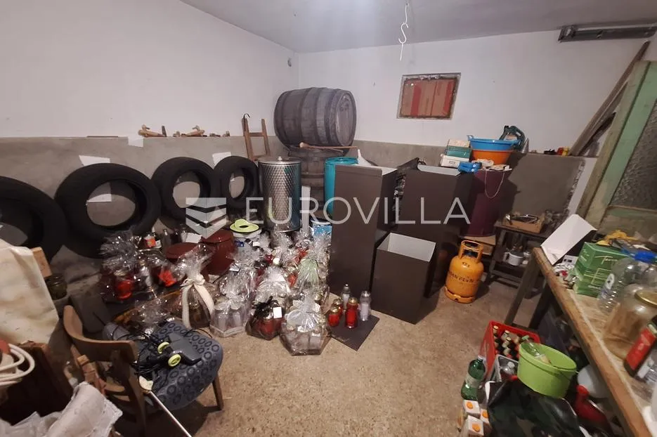 karlovac, stative, kuća 270 m², 40 m do rijeke dobre - slika 14