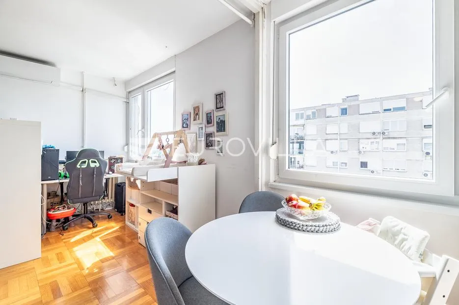 zagreb, heinzelova, prekrasan dvosoban stan 44 m² - slika 3