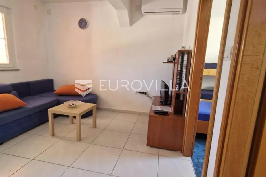 vir, prostrani apartman u prizemlju s terasom i privatnim vrtom - slika 4