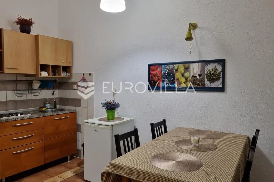 pula, zgrada sa 4 stana po 40 m2 u centru grada - pogodna za najam - slika 6