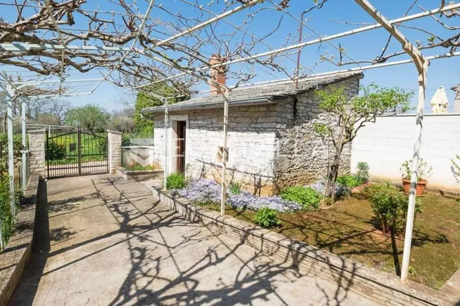 istra, okolica žminja, autentično istarsko imanje 320 m², garaža, pomoćni gospodarski objekt - slika 2