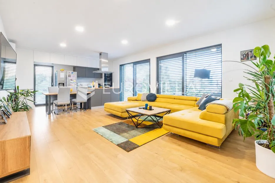 Zagreb, Bijenik, vrhunska vila 376,92 m² na zemljištu površine 1.400 m², otvoreni pogled