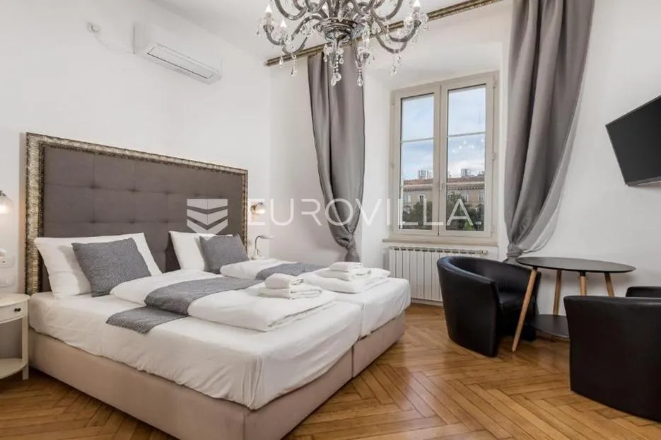 rijeka, centar, dva luksuzna studio apartmana u strogom centru - slika 15