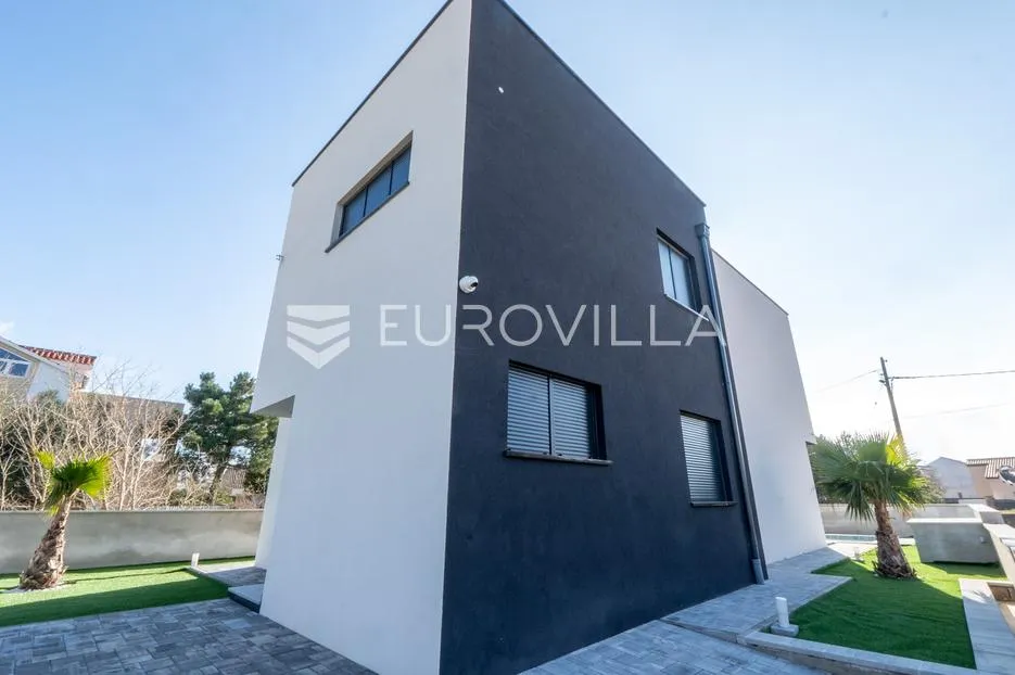 zadar, privlaka, moderna vila s bazenom, novogradnja, 300m od mora - slika 23